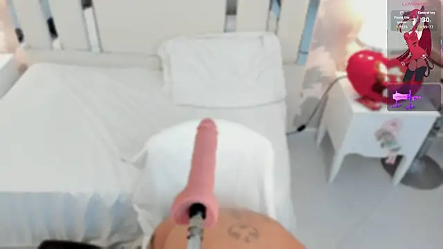 Snapshot of Miliaangeles chatting on December 22, 11:40 am Miliaangeles online show from December 22, 11:40 am