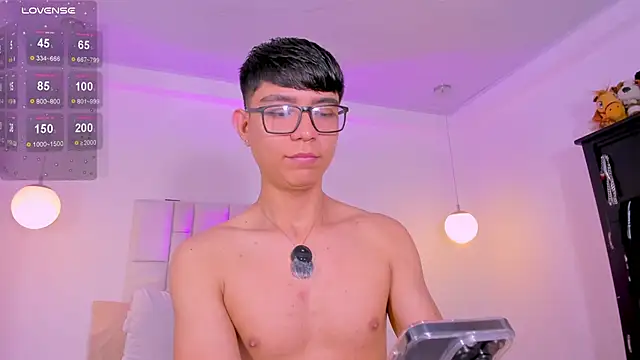 CodyTwink online show from May 2, 10:37 pm