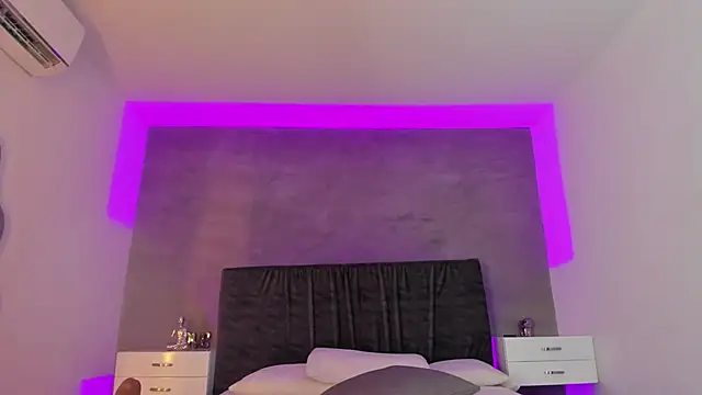 Snapshot of jasminehill_ chatting on March 8, 9:18 pm jasminehill online show from March 8, 9:18 pm