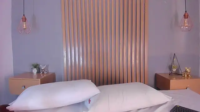 aisha h  online show from October 30, 9:04 pm