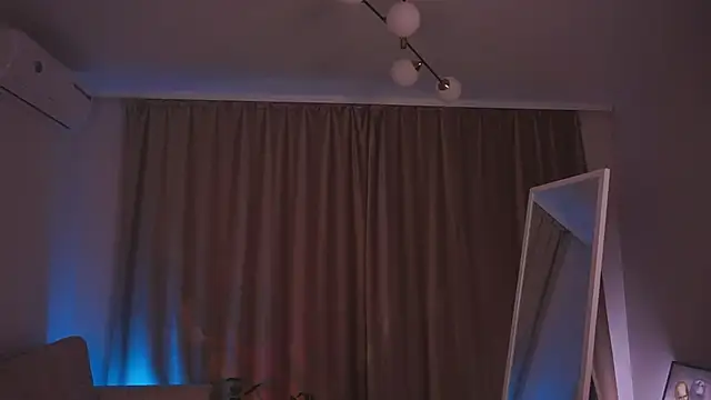 Snapshot of AnuricBriny chatting on February 12, 11:30 pm AnuricBriny online show from February 12, 11:30 pm