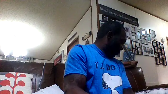 Snapshot of Mrunpredictableyouknow chatting on December 6, 4:28 pm Mrunpredictableyouknow online show from December 6, 4:28 pm