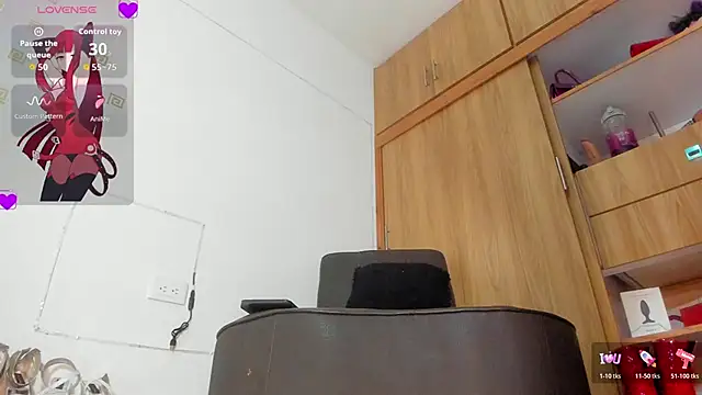 violetmontan online show from October 25, 9:39 am