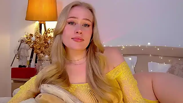 Snapshot of JuliaJaee chatting on January 13, 1:23 am JuliaJaee online show from January 13, 1:23 am