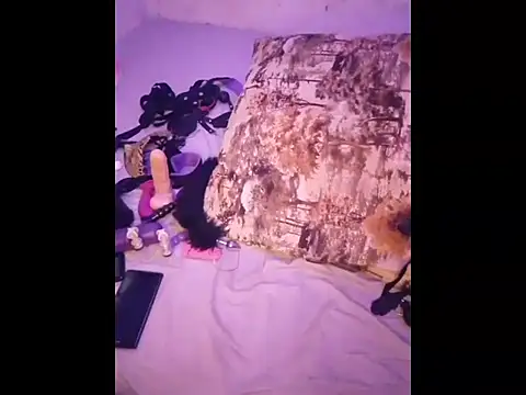 Freaky Vannahs online show from February 8, 5:33 am