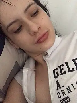 Snapshot of lolacute69 chatting on February 13, 12:45 pm lolacute69 online show from February 13, 12:45 pm