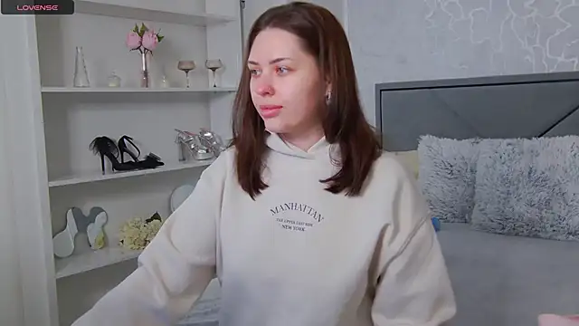 Alexyena online show from December 2, 6:20 am