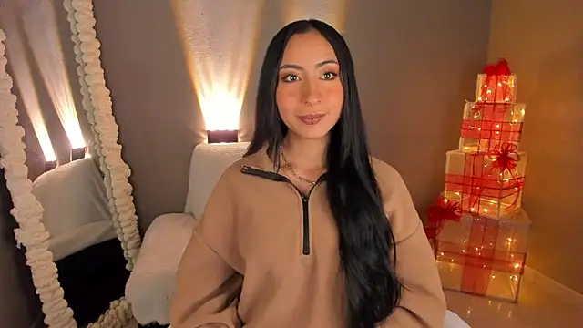 Snapshot of amber_curly chatting on December 12, 4:32 pm amber curly online show from December 12, 4:32 pm