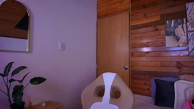 amber curly online show from May 7, 7:19 pm