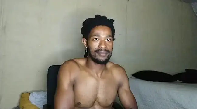 Snapshot of gldnmvsk_XO chatting on February 27, 6:31 pm gldnmvsk XO online show from February 27, 6:31 pm