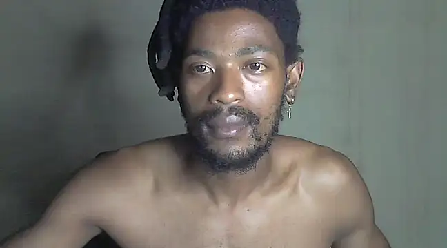 Snapshot of gldnmvsk_XO chatting on March 13, 7:28 pm gldnmvsk XO online show from March 13, 7:28 pm