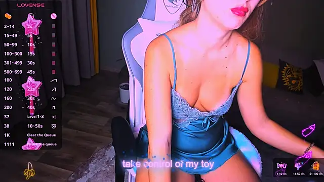 ReggieMeow online show from December 4, 11:13 pm