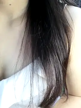 Snapshot of _Linez_ chatting on September 28, 9:09 pm  Linez  online show from September 28, 9:09 pm