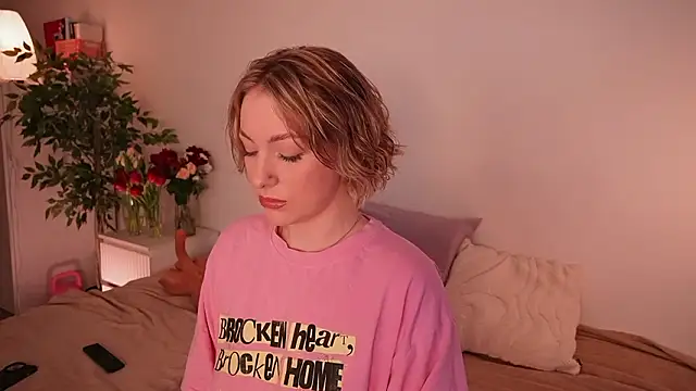 Snapshot of kris69kiss chatting on March 8, 1:04 pm kris69kiss online show from March 8, 1:04 pm