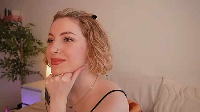 Snapshot of kris69kiss chatting on March 27, 1:33 pm kris69kiss online show from March 27, 1:33 pm