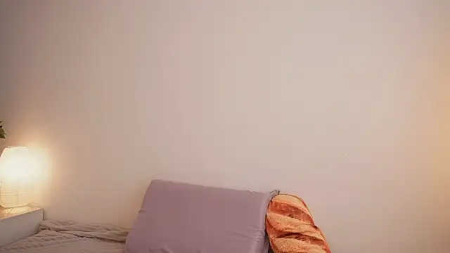 Snapshot of kris69kiss chatting on April 1, 1:41 pm kris69kiss online show from April 1, 1:41 pm