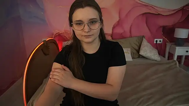 MagicPeachh  online show from September 22, 1:02 pm