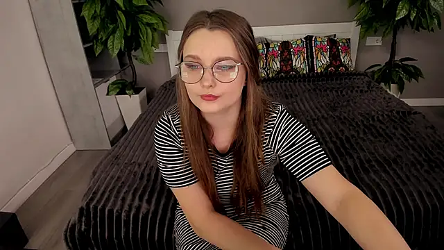 MagicPeachh  online show from October 15, 12:27 pm