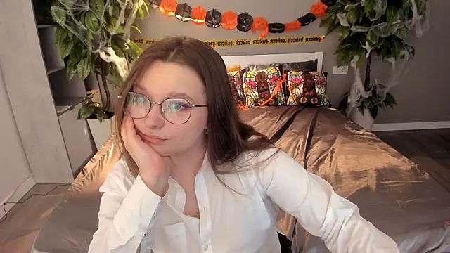 MagicPeachh  online show from October 30, 1:34 pm