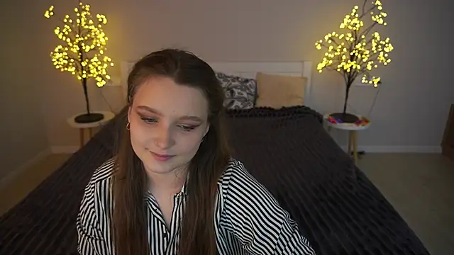 MagicPeachh  online show from December 1, 1:38 pm