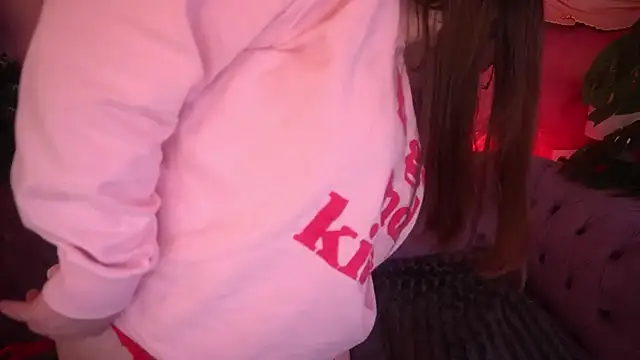 MagicPeachh  online show from December 22, 1:41 pm