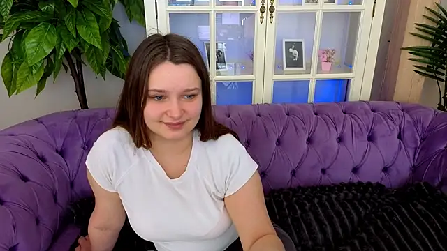 MagicPeachh  online show from May 7, 5:46 am