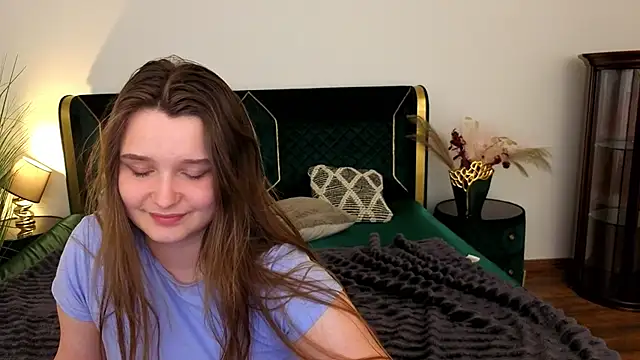 MagicPeachh  online show from May 11, 4:04 pm
