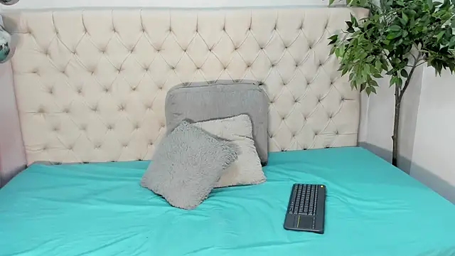 Victoria Coleman online show from January 7, 11:48 am
