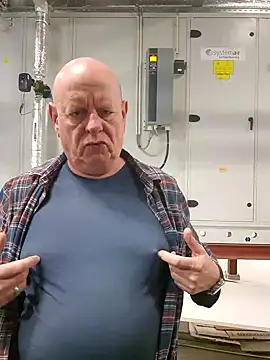 andrejoyfull64 online show from February 11, 12:58 pm