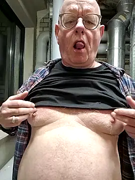 andrejoyfull64 online show from January 6, 2:21 pm