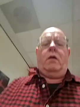 andrejoyfull64 online show from April 8, 11:21 am