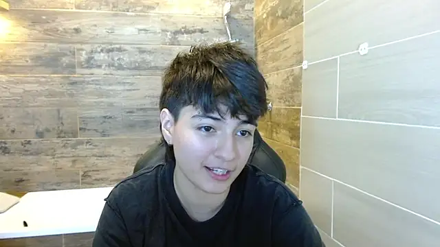 Snapshot of Bryce_Evans chatting on February 16, 3:19 pm Bryce Evans online show from February 16, 3:19 pm