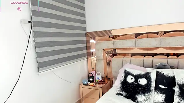 Snapshot of CamiiLovers chatting on March 14, 2:06 am CamiiLovers online show from March 14, 2:06 am