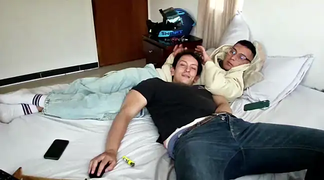 Snapshot of friendscummin chatting on January 19, 10:39 pm friendscummin online show from January 19, 10:39 pm