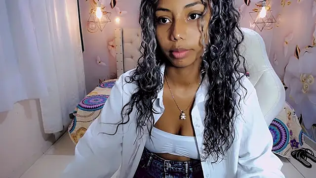 Snapshot of jasmin_brunette_ chatting on February 21, 11:44 am jasmin brunette online show from February 21, 11:44 am
