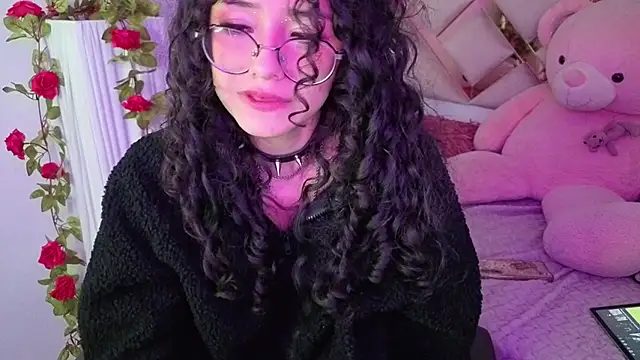 CherieCurl online show from May 7, 2:50 am