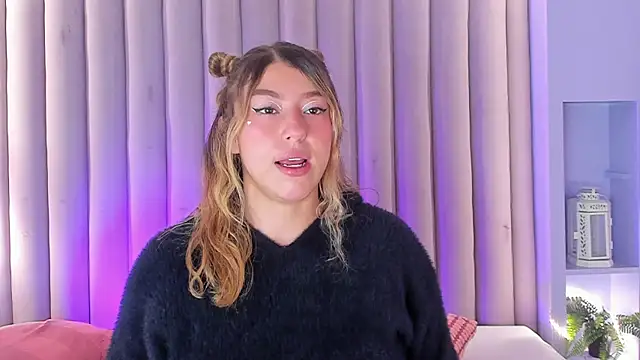 Snapshot of LilithSmith_ chatting on October 6, 11:40 am LilithSmith online show from October 6, 11:40 am