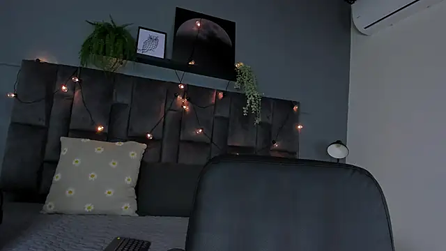 LilithSmith  online show from February 10, 11:36 am