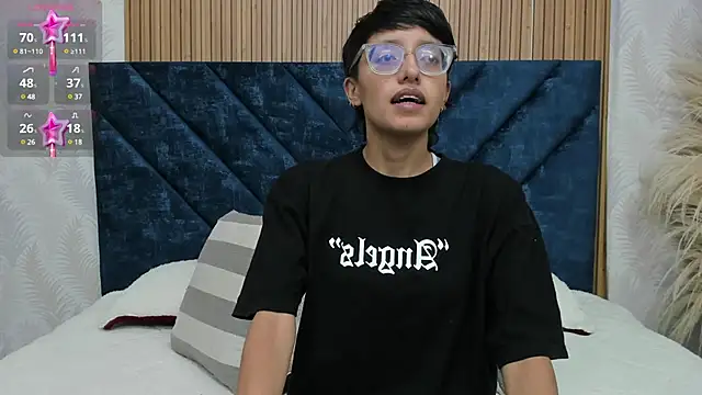 Snapshot of Marge_lasander chatting on December 20, 1:25 am Marge lasander online show from December 20, 1:25 am