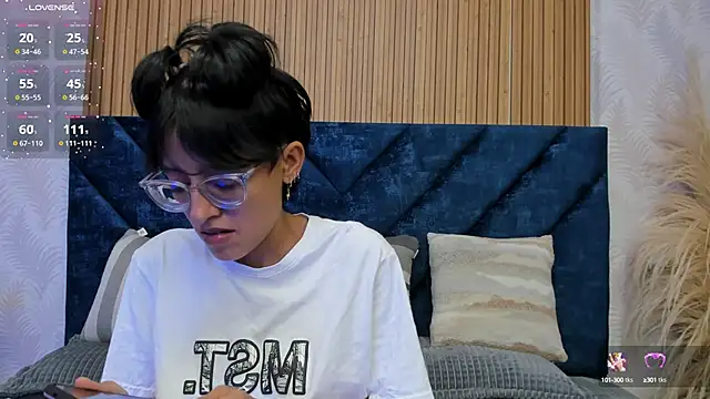 Snapshot of Marge_lasander chatting on February 4, 1:23 am Marge lasander online show from February 4, 1:23 am