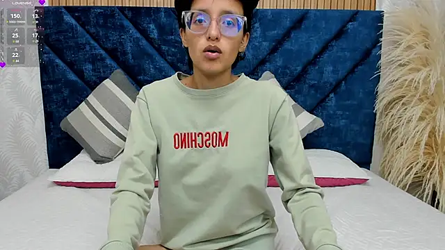 Snapshot of Marge_lasander chatting on March 7, 2:04 am Marge lasander online show from March 7, 2:04 am