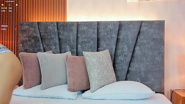 Snapshot of Marge_lasander chatting on March 12, 1:25 am Marge lasander online show from March 12, 1:25 am