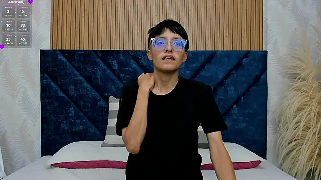 Snapshot of Marge_lasander chatting on March 13, 1:32 am Marge lasander online show from March 13, 1:32 am