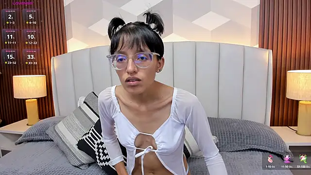 Snapshot of Marge_lasander chatting on September 26, 2:37 am Marge lasander online show from September 26, 2:37 am