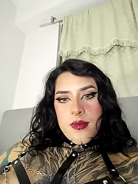 taaylor33 online show from December 5, 4:43 am