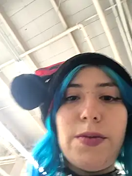 Snapshot of GerallFoxxx chatting on December 23, 10:23 pm GerallFoxxx online show from December 23, 10:23 pm