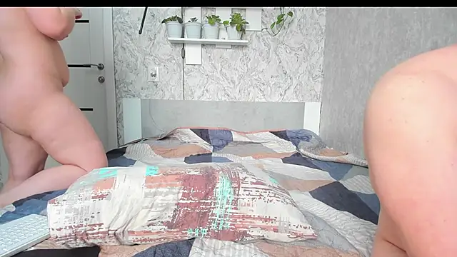 Snapshot of Sexy_room chatting on February 3, 6:22 am Sexy room online show from February 3, 6:22 am