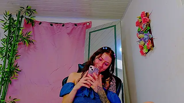 scarlet-jonesx online show from May 16, 7:45 pm