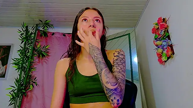 scarlet-jonesx online show from May 19, 1:56 am