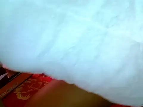 Hot-zeenah online show from December 4, 6:00 am